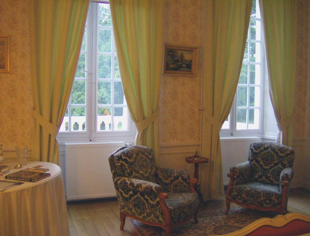 Le Chateau De Prauthoy Bed & Breakfast Room photo